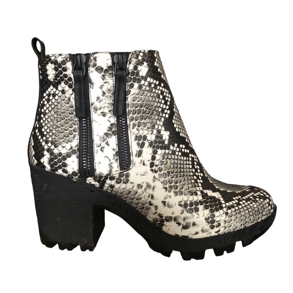 Mix No. 6 Snake Print Ankle Booties Size 7.5 - Picture 3 of 10